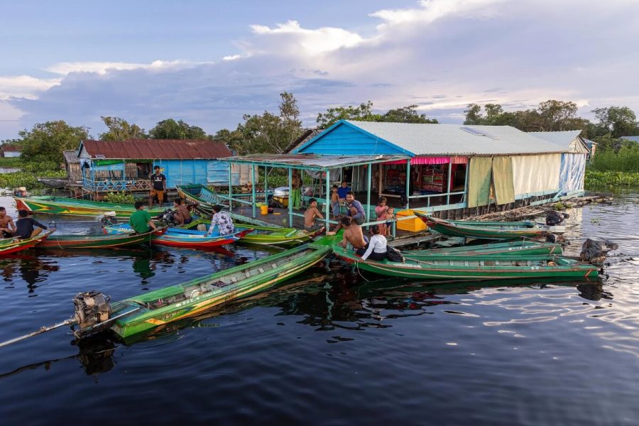 Experience the local life in Tonle Sap Lake - Cambodia and laos tour 9 days
