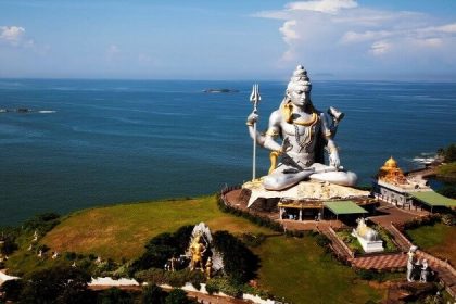 Giant Shiva Statue - nepal india sri lanka backpacking