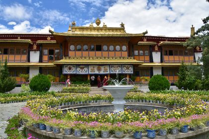 Norbulingka Palace - travel to bhutan nepal tibet