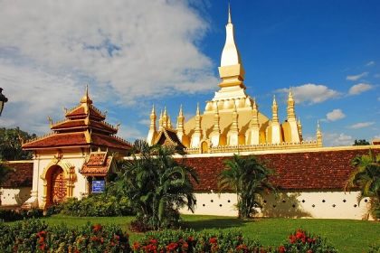 Pha That Luang - laos vacation packages