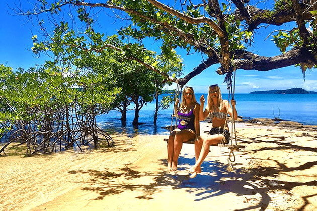 Couple in Singapore - Multi-country Asia Tours