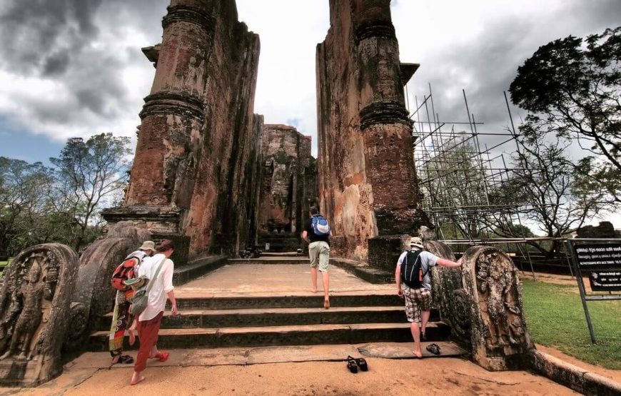 Epic History and Pristine Beaches in Sri Lanka – 16 Days