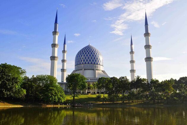 Salahuddin Mosque - best malaysia classic tour