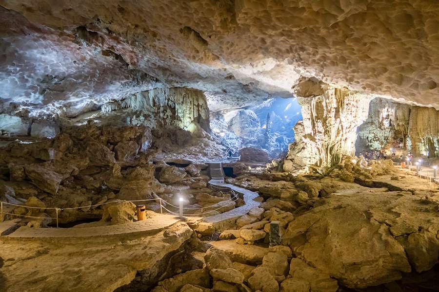 Surprise Cave Halong - Vietnam Cambodia tour
