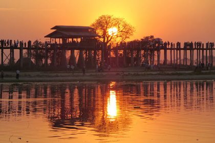 Taungthaman Lake