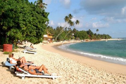 Unawatuna Bay - sri lanka classic holiday