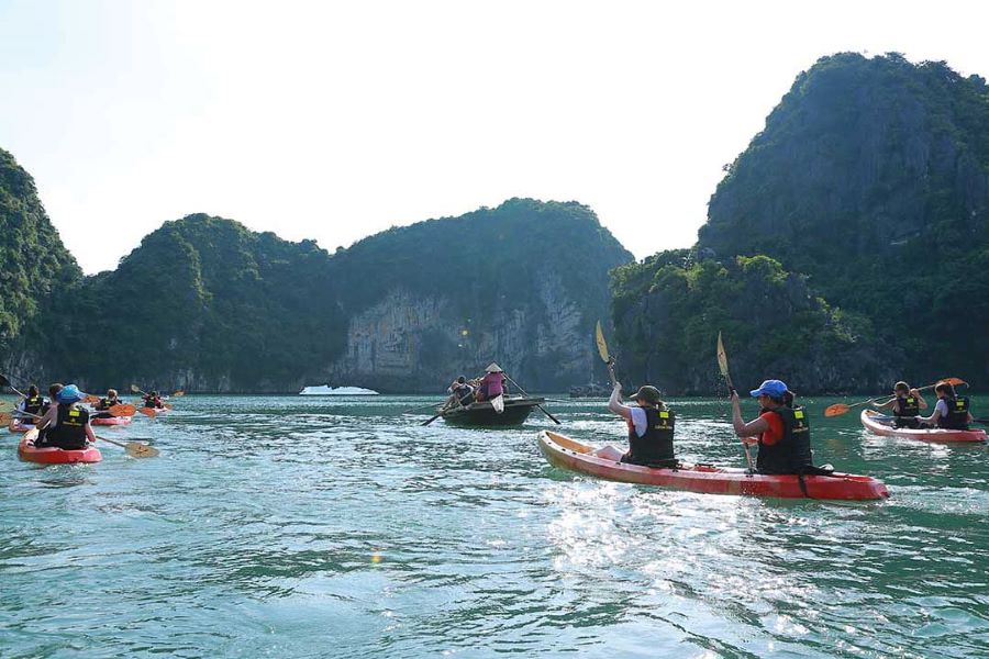 Vietnam tourism Open to Vaccinated international tourists