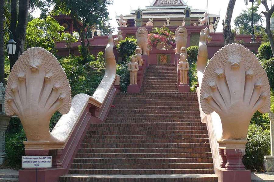 Wat Phnom -Cambodia Vietnam tour