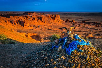 flaming cliffs - best tours of mongolia china