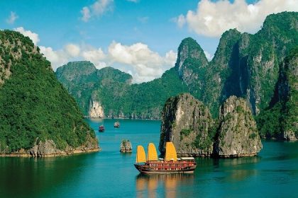 halong bay - vietnam laos cambodia holiday