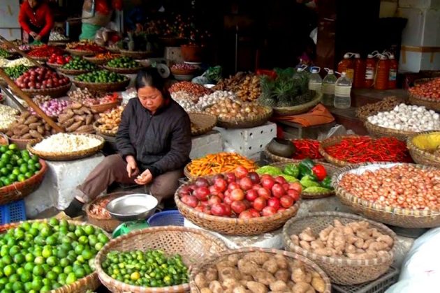 local market in hanoi