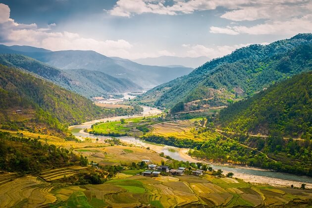 punakha valley - famous place to visit in bhutan