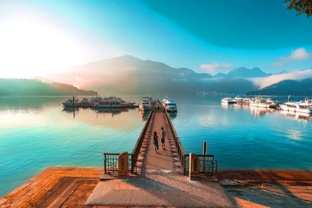 sunmoon lake in taiwan