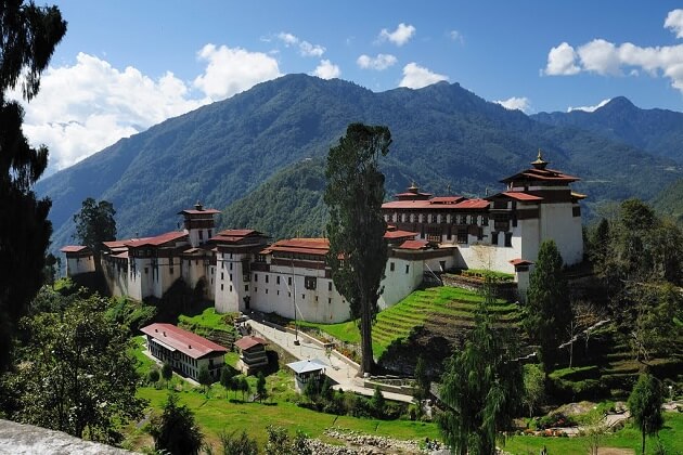 trongsa dzong - bhutan vacation