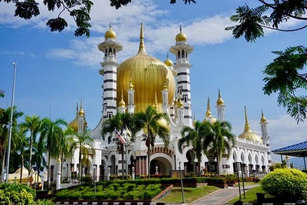 ubudiah mosque - malaysia classic tour package