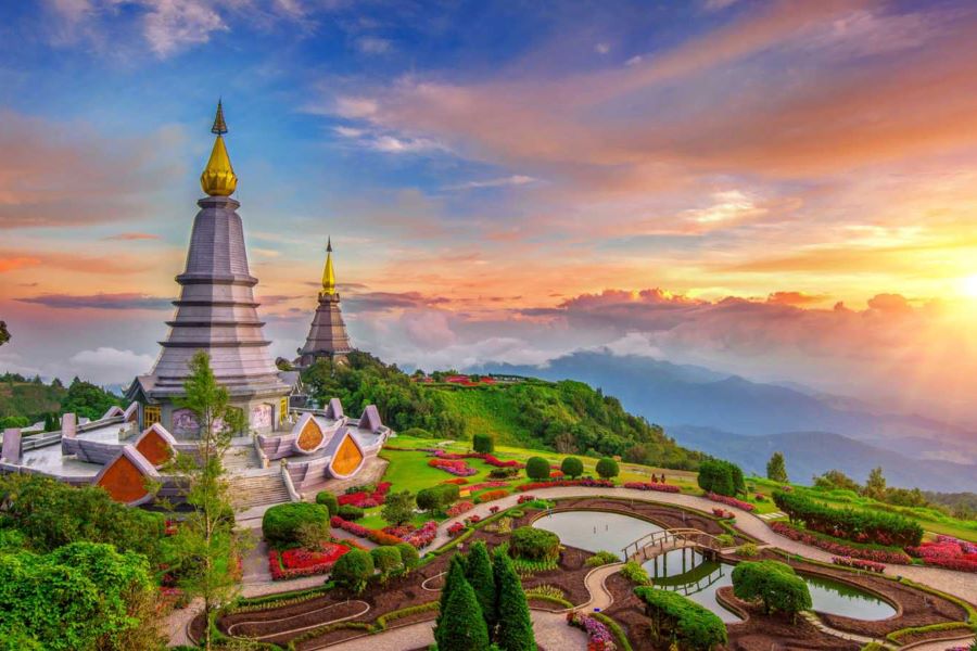 vaccinated foreign tourists are allowed to enter thailand