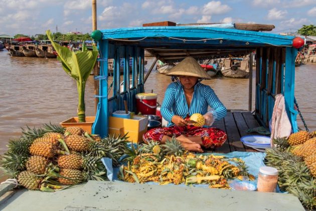 vendor at cai be floating market