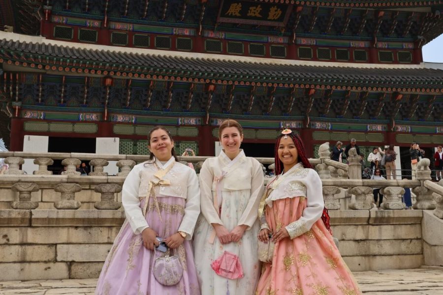 visit many seoul city attractions in east asia tour packages